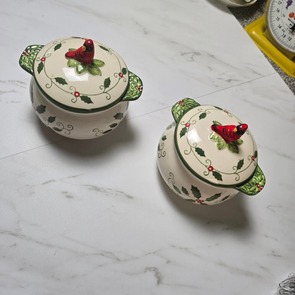 Temp-tations by Tara Figural Cardinal set of 2 Ceramics soup and sandwich dishes